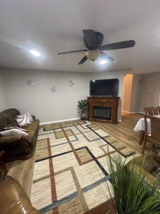 Quiet Private House W Hot Tub/fire Pit/games Сasa de vacaciones Blakeslee