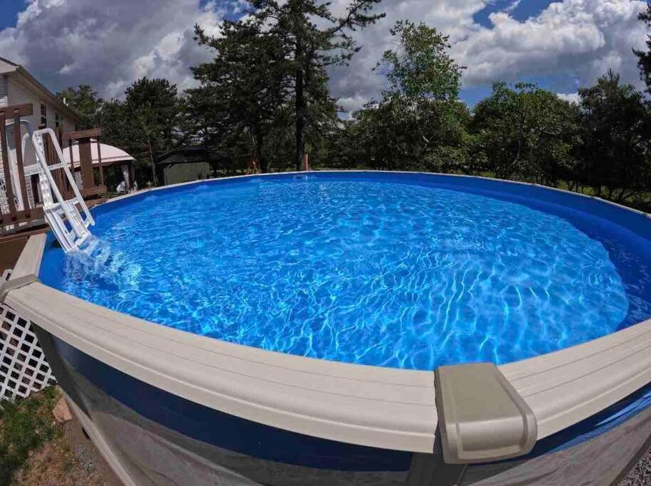 Quiet Private House W Hot Tub/fire Pit/games Blakeslee