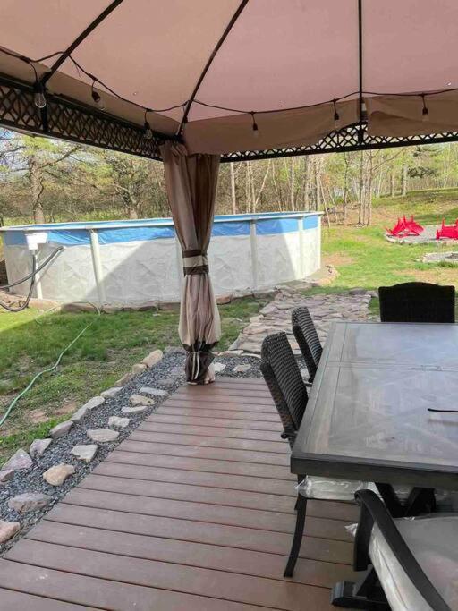 Quiet Private House W Hot Tub/fire Pit/games Сasa de vacaciones