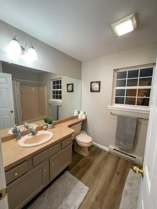 Сasa de vacaciones Quiet Private House W Hot Tub/fire Pit/games Blakeslee