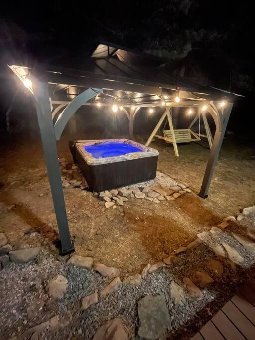 Сasa de vacaciones Quiet Private House W Hot Tub/fire Pit/games